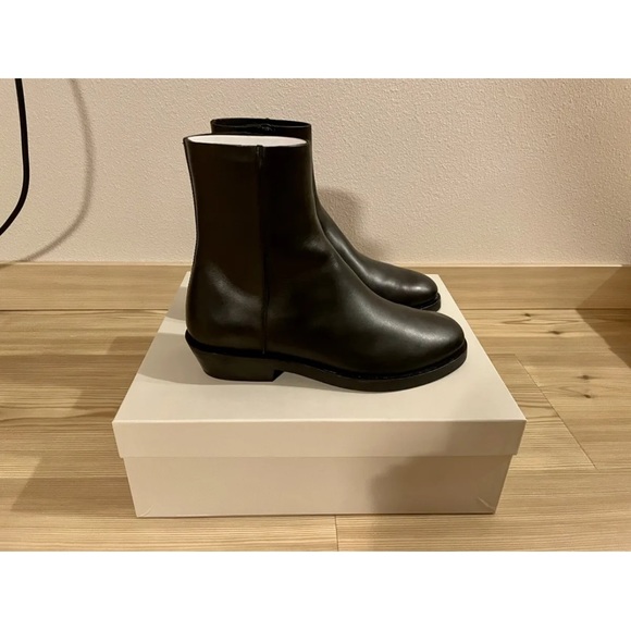 Cos calfskin leather zip chelsea boot black size 7.5 / 40 eu main image 7